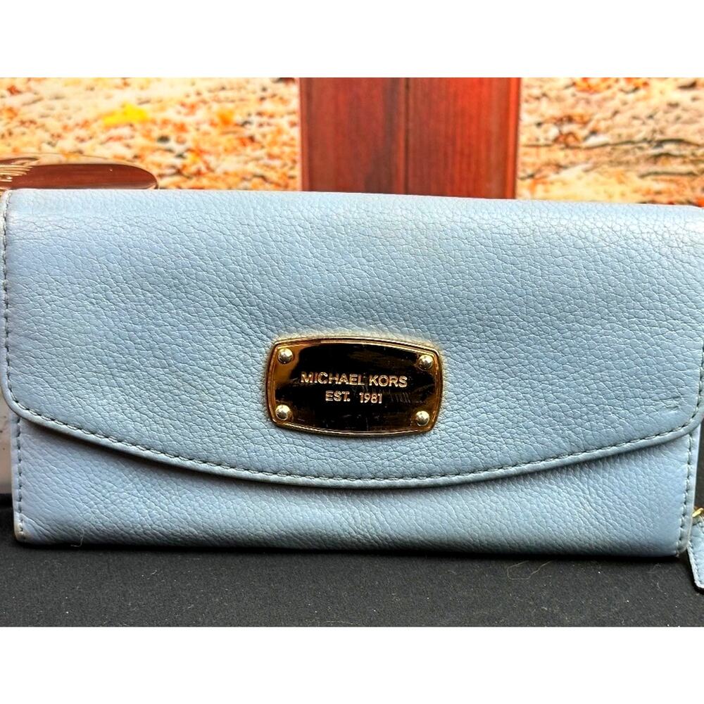 Michael Kors Leather Powder Blue Zip-Around Wallet/Clutch - Picture 4 of 12